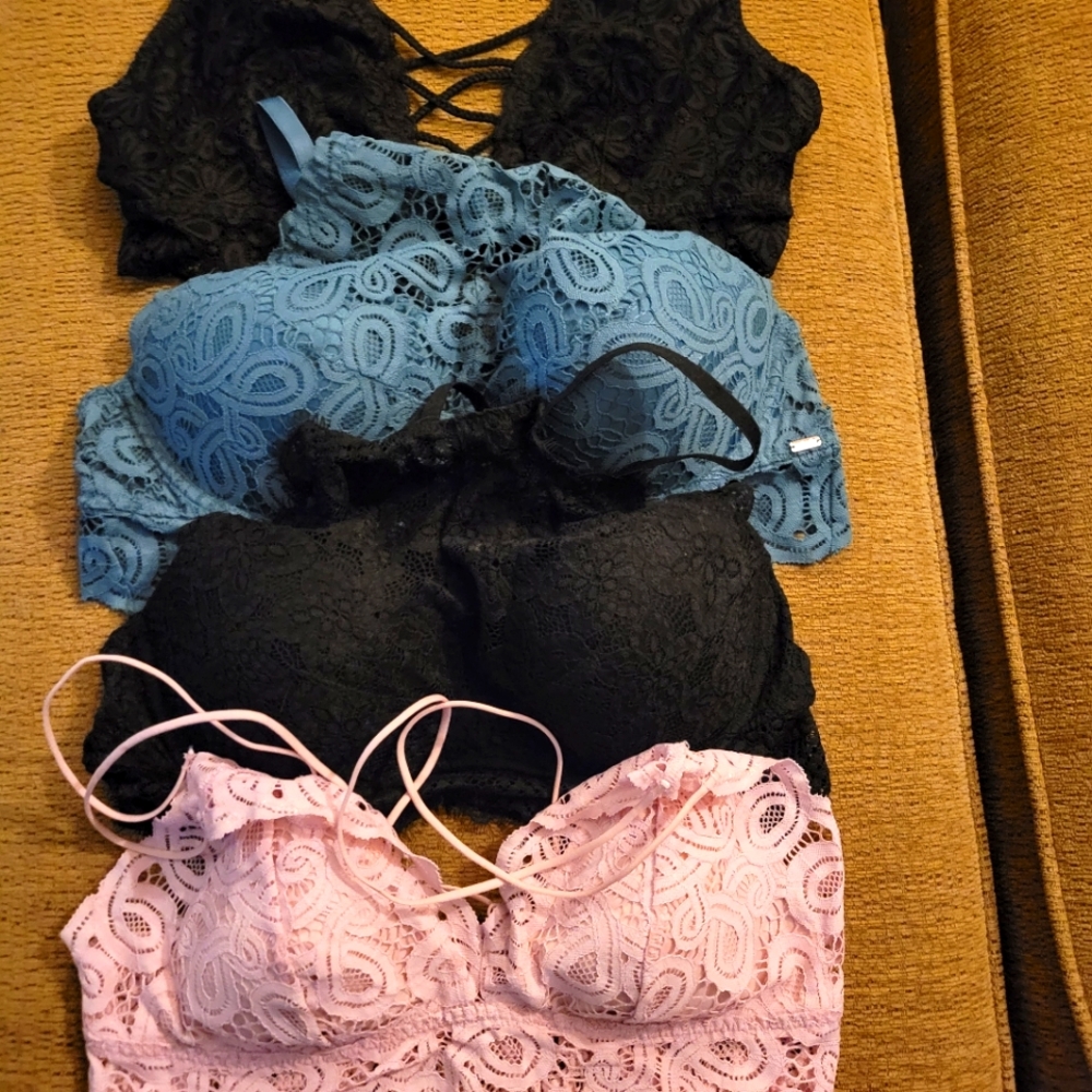 PINK VICTORIA'S SECRET LG. Bralette Bundle 💕